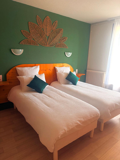 Bedroom 2, Hotel Des Rochers, Lozère