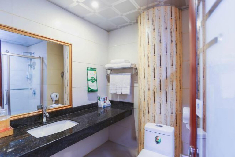 Bathroom 3, Dequan Hotel, Fangchenggang