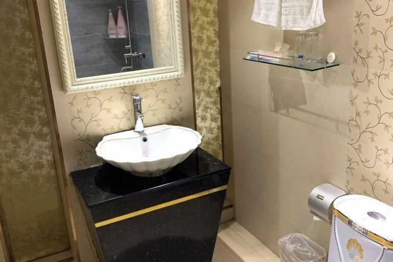 Bathroom 4, Moon Palace Hotel Huizhou, Huizhou