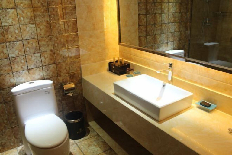 Bathroom 4, Xintianfu International Hotel, Yanbian Korean
