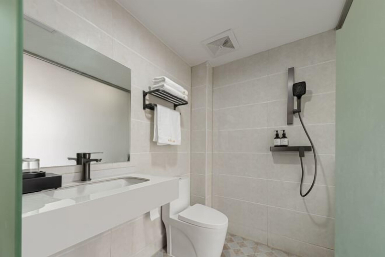 Bathroom 3, Run Lai Hotel, Taihe County, Fuyang