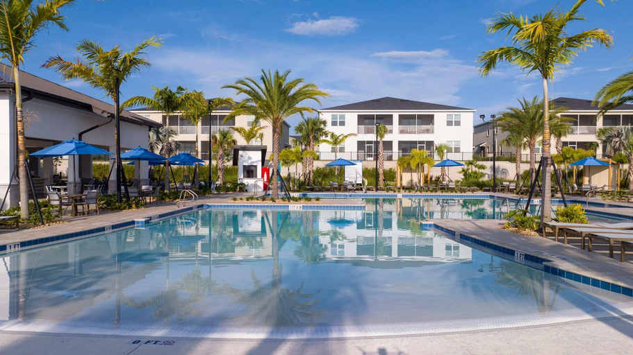 5, Fabulous Villa 5Bd Pool & Spa - Next to Disney 611, Osceola