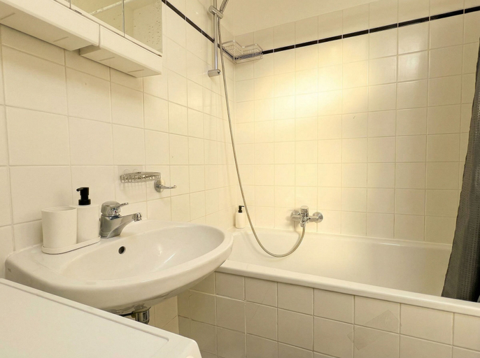 Bathroom 4, Modern 3BR Near Rennweg for Long Stay, Wien