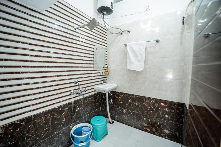 Bathroom 5, Omji Ashram - Char Bhuja Dham, Faizabad