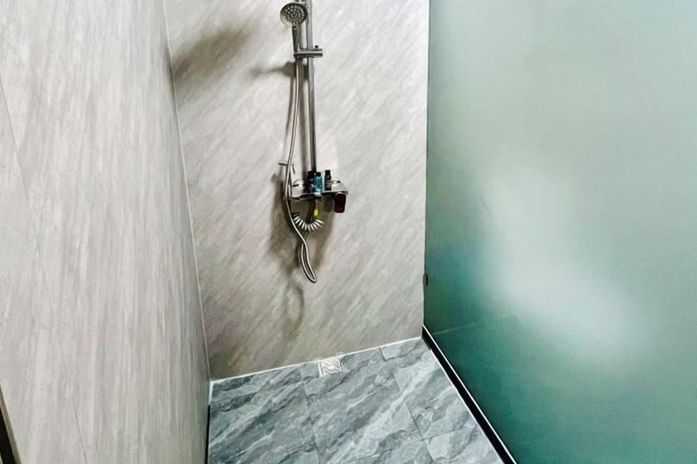 Bathroom 4, MANJU SEMPORNA RESORT, Semporna