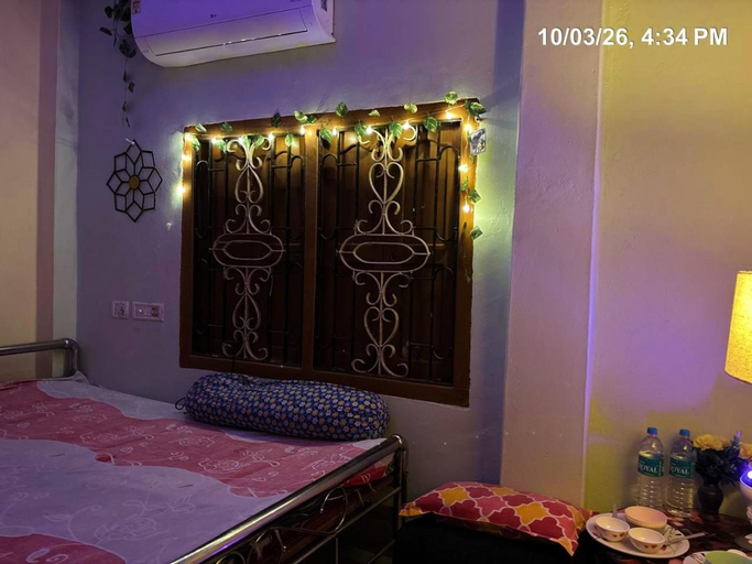 Bedroom, Risabya Guest House, Maldah