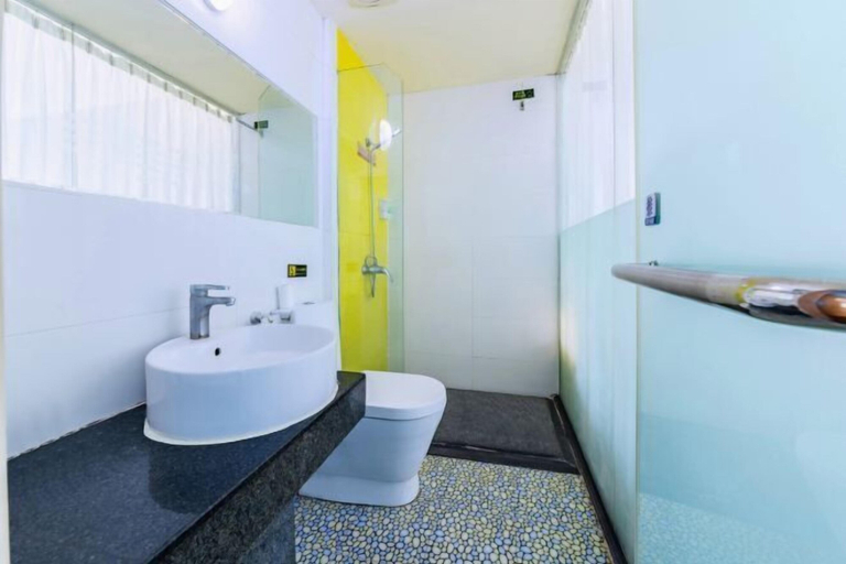 Bathroom 3, ZhuXing Hotel, Guangzhou