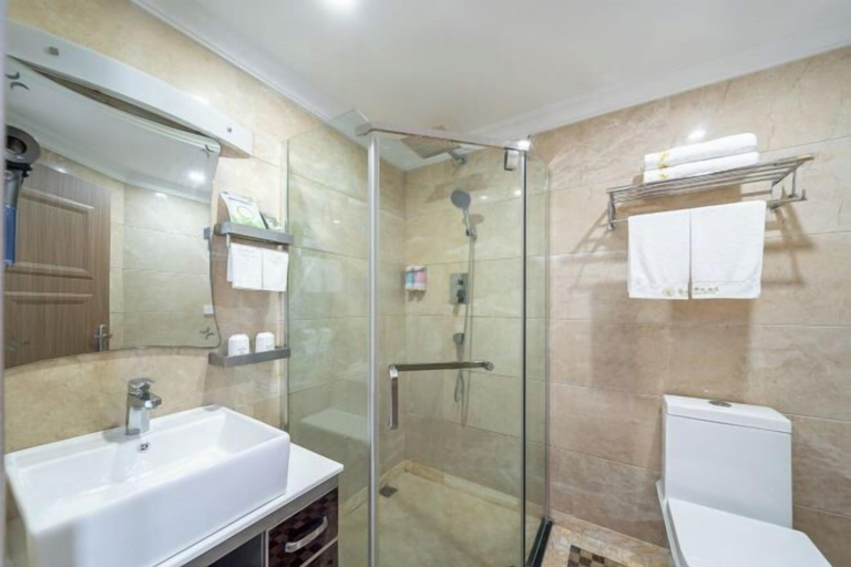 Bathroom 4, Xilai Hotel, Wenzhou