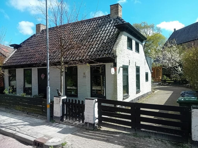 Exterior 2, B&B De Zwerver, Zuidhorn