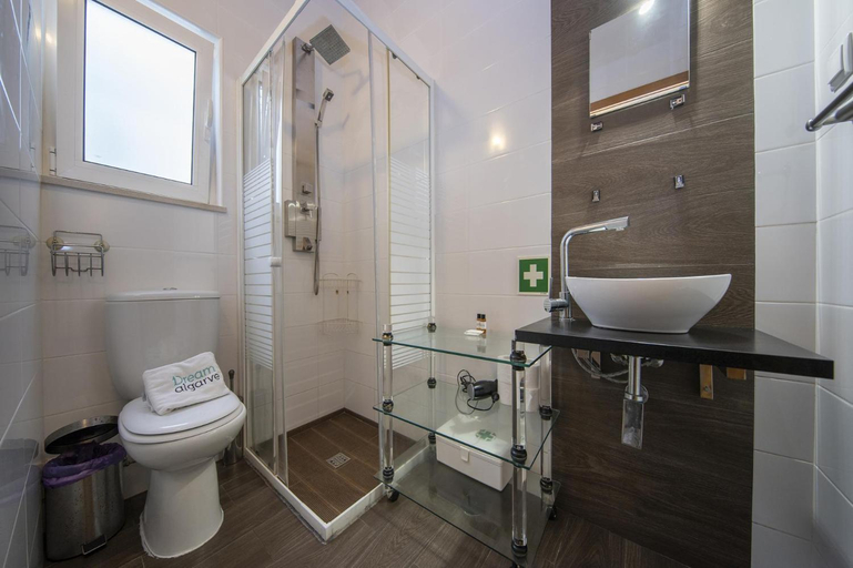 Bathroom 3, C14 - Casa da Luz, Lagos