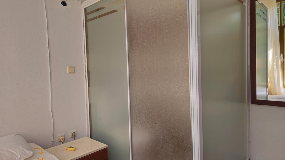 Bedroom 3, Dedehan Pansiyon, Antalya