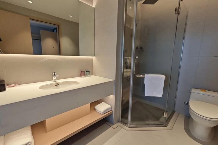 Bathroom, Crown Hotel Junyue, Fuzhou