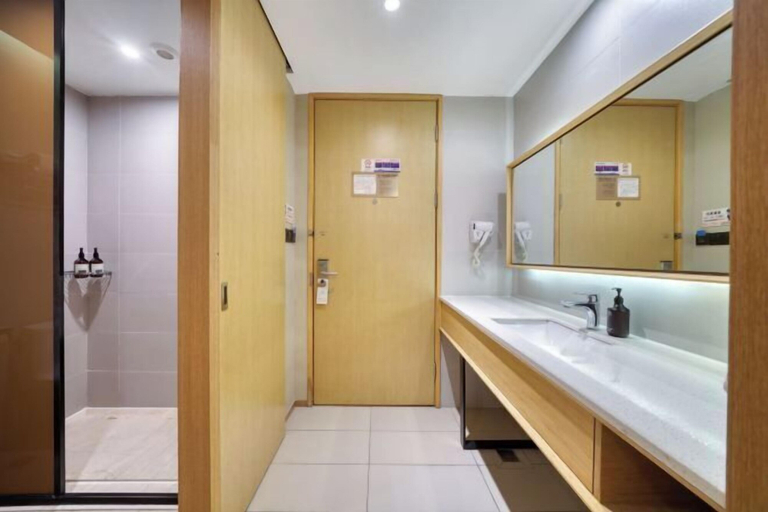 Bathroom 5, JI Hotel (Hangzhou Xiaoshan People's Square), Hangzhou