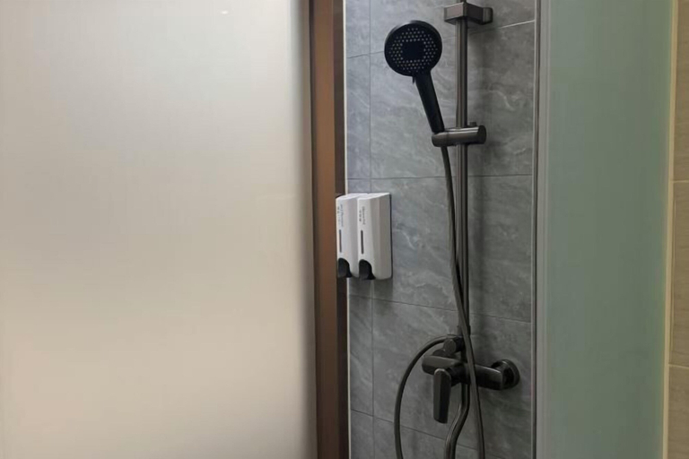 Bathroom 4, Guanjing Jiayuan Hotel, Beijing