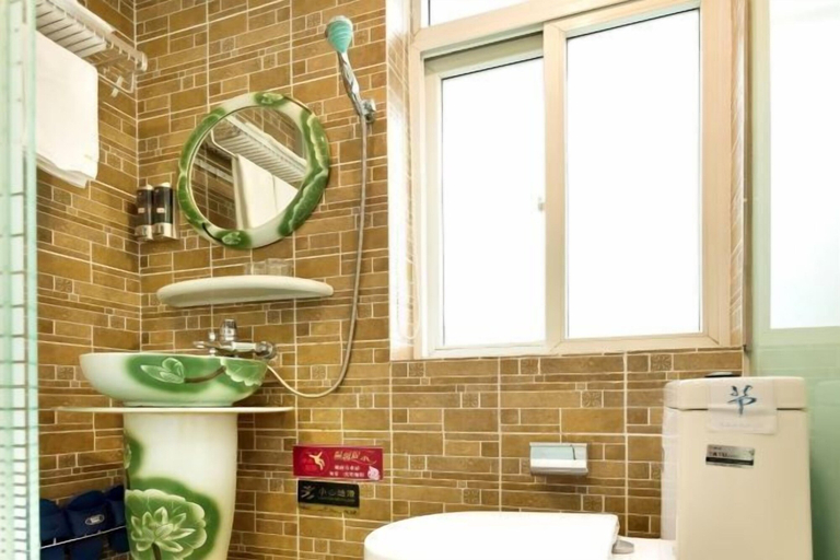 Bathroom 4, Awuka Guesthouse, Hangzhou