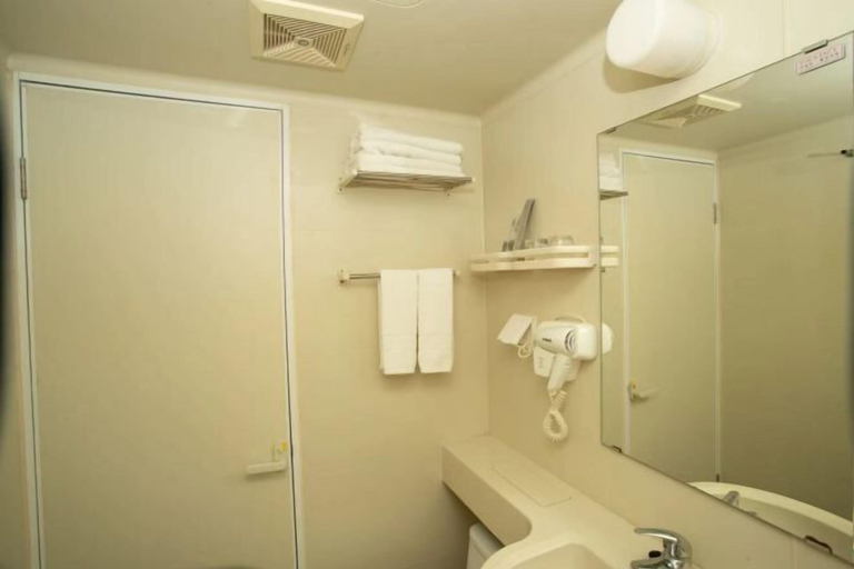 Bathroom 3, Memo's Hotel, Hulunbuir