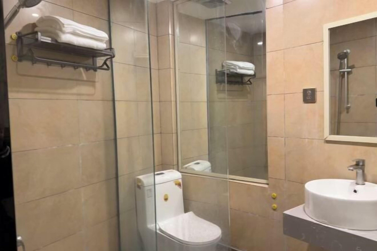 Bathroom 5, Hengxian Huashi Baijie Hotel, Nanning