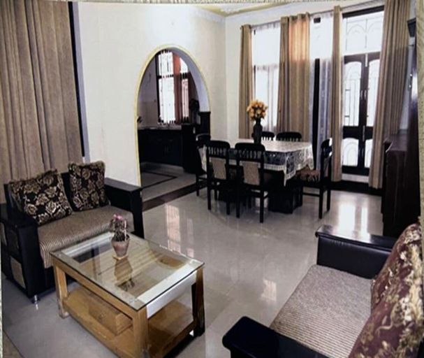 Living area 2, Sartaj Home Stay, Solan