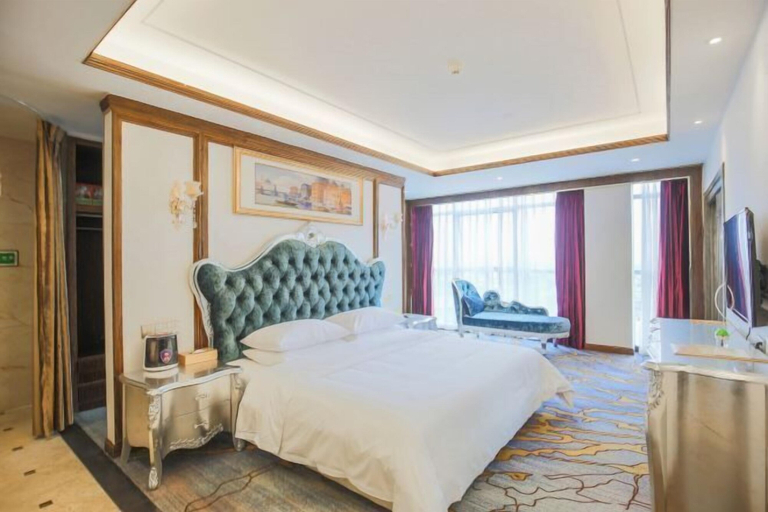 Bedroom 3, Vienna International Hotel (Mount Emei Crystal Plaza Hotel), Leshan