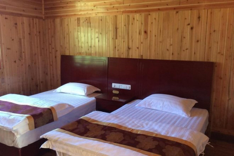 Bedroom 3, Qianxi Hotel, Dêqên Tibetan