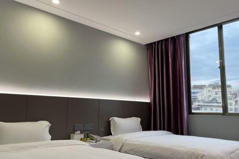 Bedroom 2, Dongjiang Hotel, Huizhou