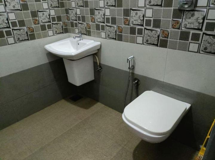 Bathroom 2, FOREST CASTLE HOMESTAY, Idukki