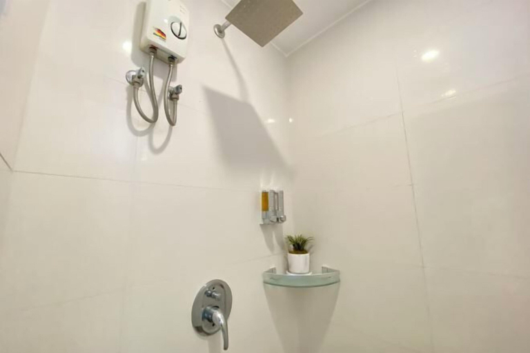 Bathroom 3, UPad Hotel, Pasay City