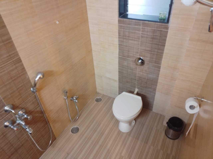Bathroom 4, Aquarius Resort, Pune