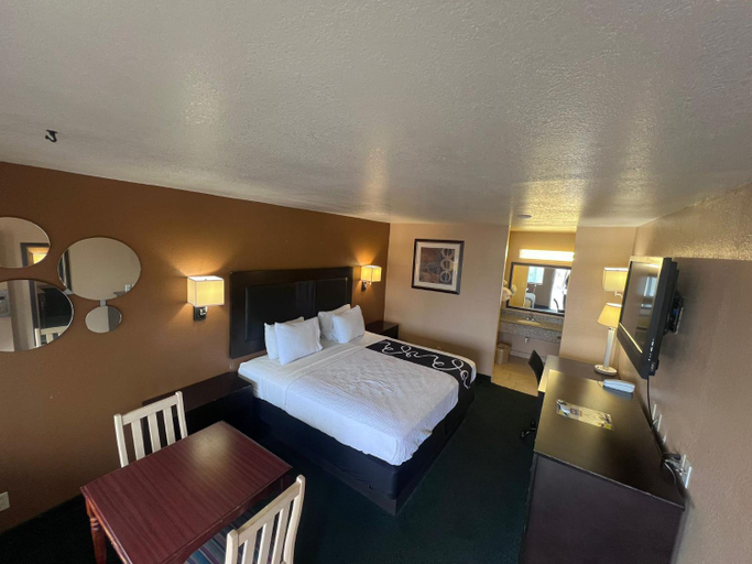Bedroom 2, Antlers Inn, Brooks