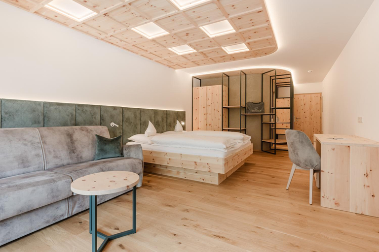 Bedroom 3, Hotel Madatsch, Bolzano