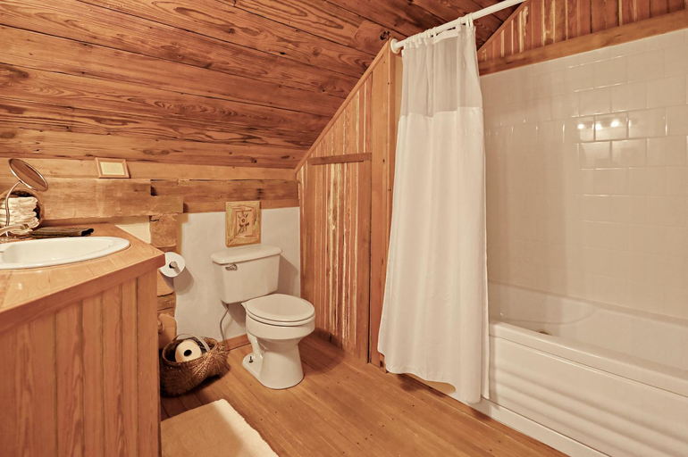 Bathroom, AB Butlers Dog Trot - Marshall Creek Suite, Gillespie