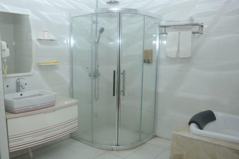 Bathroom 4, TianchengBusinessHotel, Pingxiang