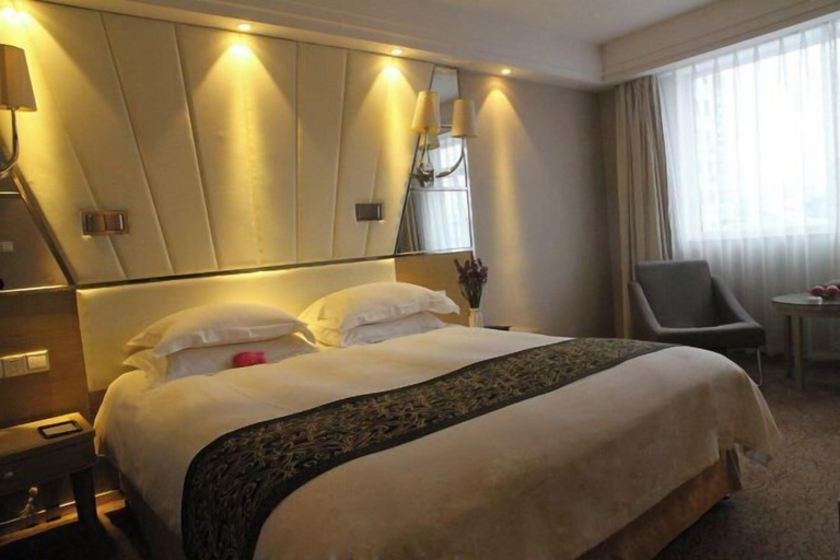 Bedroom 3, The Center Hotel, Yantai