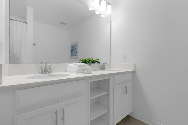 Bathroom 4, Bedrooms 2 Bathrooms Storey Lake 4751206CT, Osceola