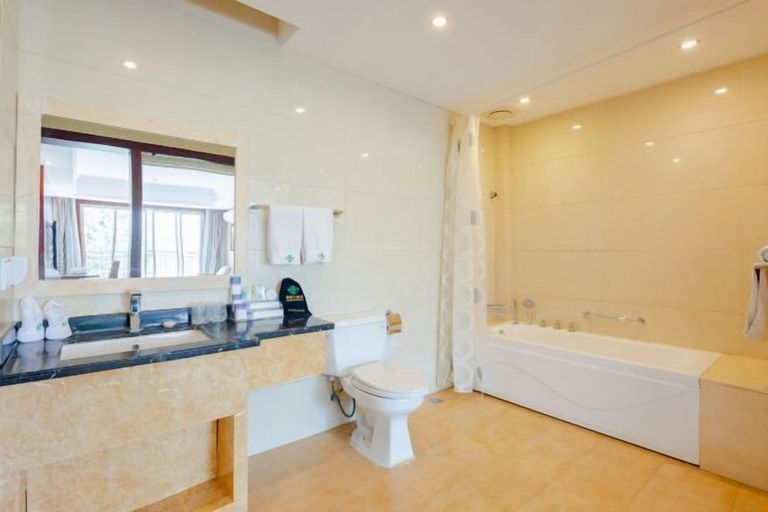 Bathroom 3, Donghe Hotel, Chuxiong Yi