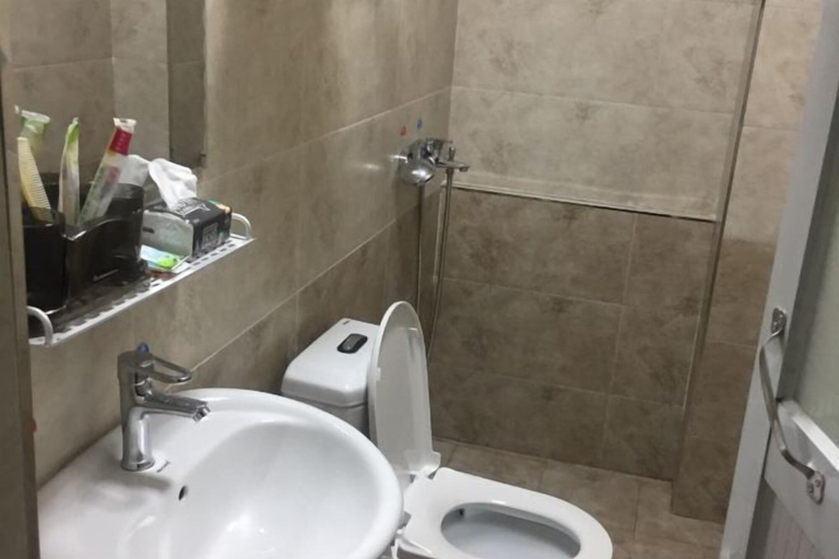 Bathroom 5, Xiangshan Hostel, Anqing