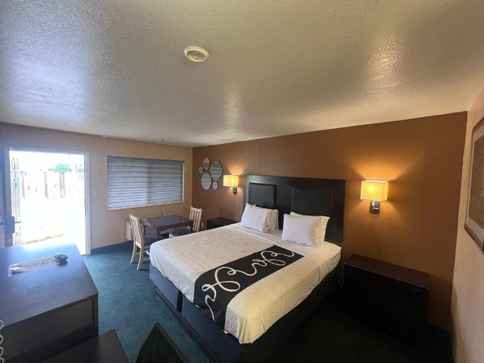 Bedroom 5, Antlers Inn, Brooks