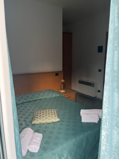 Bedroom 2, ALBERGO DELLA STAZIONE, Savona