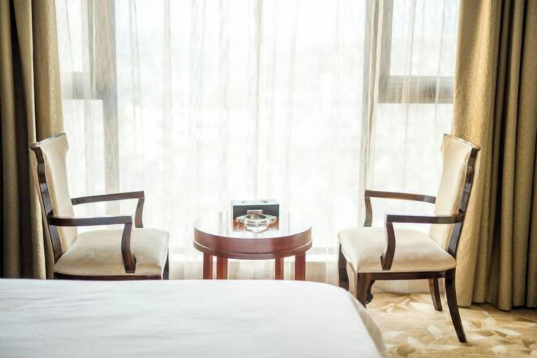 Bedroom 3, Royal Garden Hotel, Wenzhou