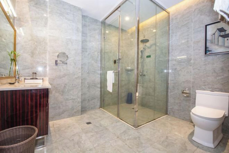 Bathroom 4, Yesanguan International Hotel, Enshi Tujia and Miao