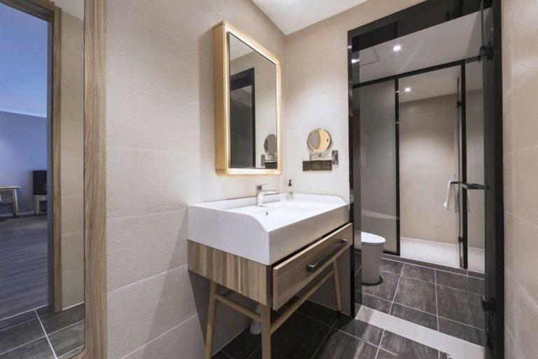 Bathroom 4, HanTing Premium Hotel (Linfen Gulou West Street Ancient City Wall), Linfen