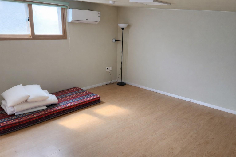 Bedroom 2, Sosorak 272, Yongin