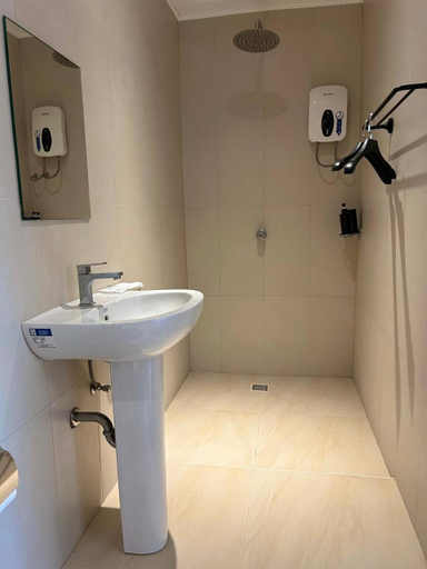 Bathroom 4, Castle View Hotel Samal, Samal City