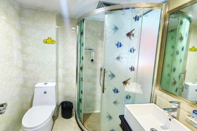 Bathroom 2, Julongyuan Holiday Hostel, Shaoguan