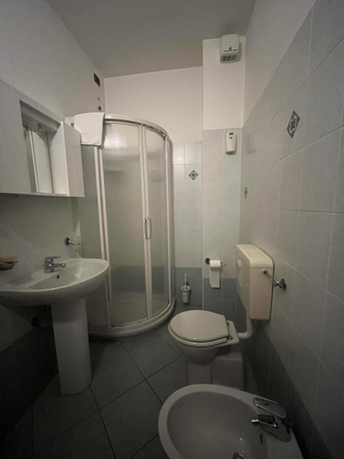 Bathroom 3, ALBERGO DELLA STAZIONE, Savona