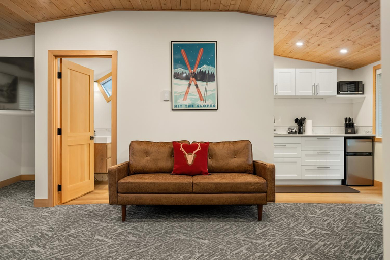 Others 4, Elkhorn Lodge Vacation Rentals, Division No. 15