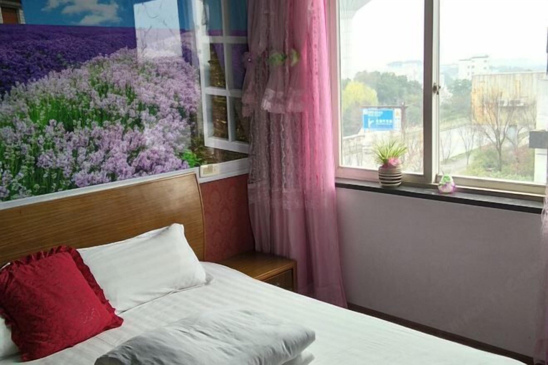 Bedroom 3, Wuzhen Sunshine Inn, Jiaxing