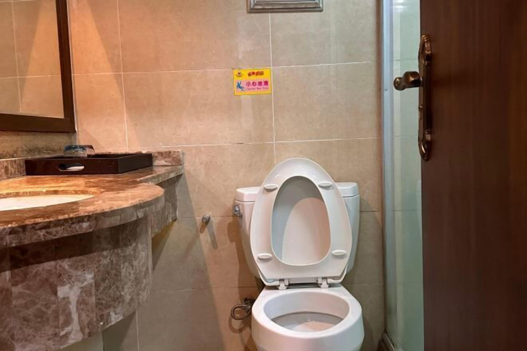 Bathroom 3, Taimei Holiday Hotel, Chongqing