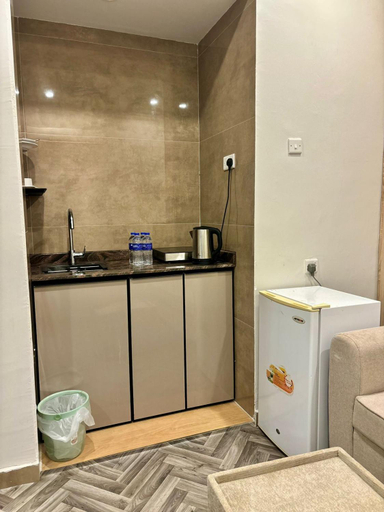 Others 5, Bait AL-Afiah Apartments, Sur