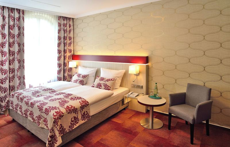 Bedroom 3, Hotel Zur Alten Schmiede, Burgenlandkreis